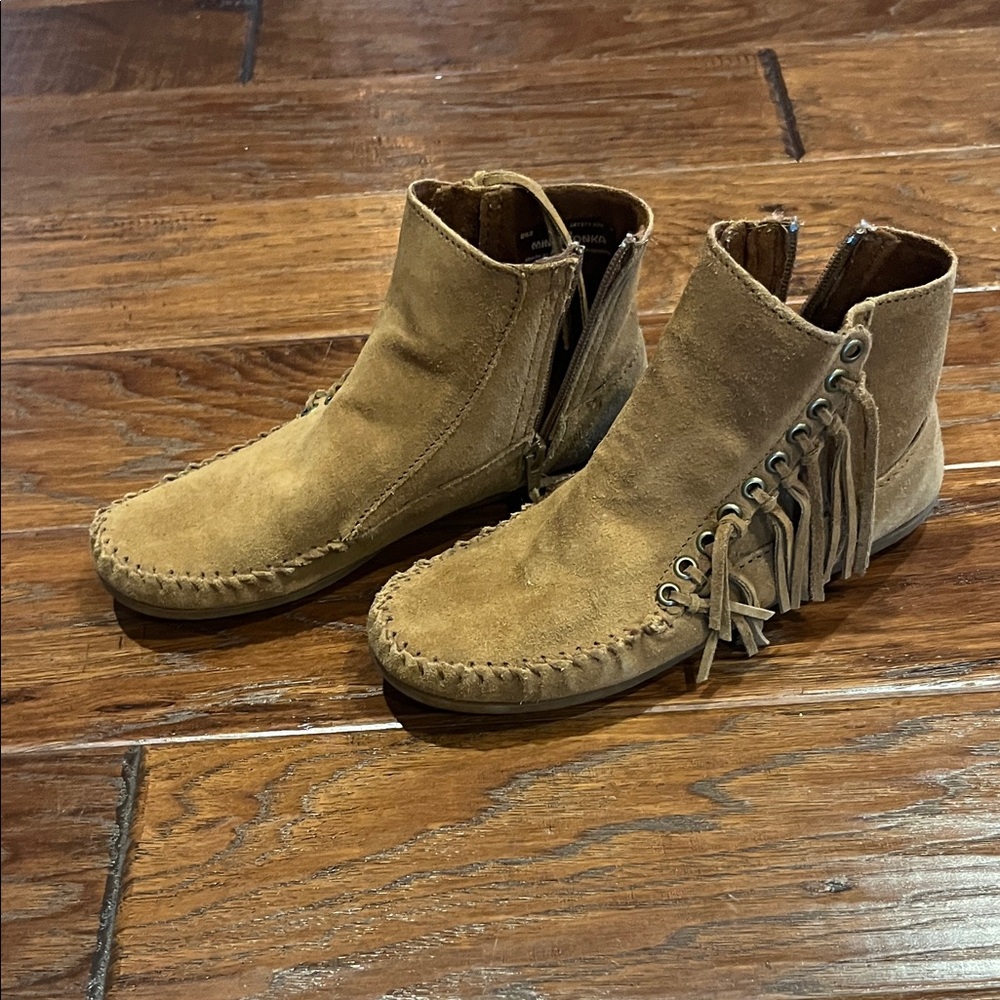 Minnetonka Brown Suede Ankle Boots - Picture 5 of 6
